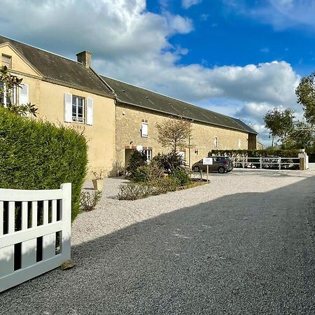 Les Chambres D'Omaha Beach Etablissement Avec Deux Chambres D'Hotes, Petit-Dejeuner Compris Fait-Maison Et Produits Locaux เวียร์วิลล์ ซัวร์ แมร์ ภายนอก รูปภาพ