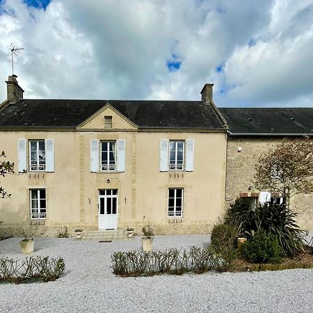 Les Chambres D'Omaha Beach Etablissement Avec Deux Chambres D'Hotes, Petit-Dejeuner Compris Fait-Maison Et Produits Locaux เวียร์วิลล์ ซัวร์ แมร์ ภายนอก รูปภาพ