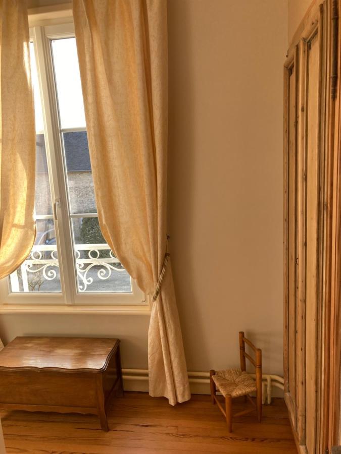 Les Chambres D'Omaha Beach Etablissement Avec Deux Chambres D'Hotes, Petit-Dejeuner Compris Fait-Maison Et Produits Locaux เวียร์วิลล์ ซัวร์ แมร์ ภายนอก รูปภาพ