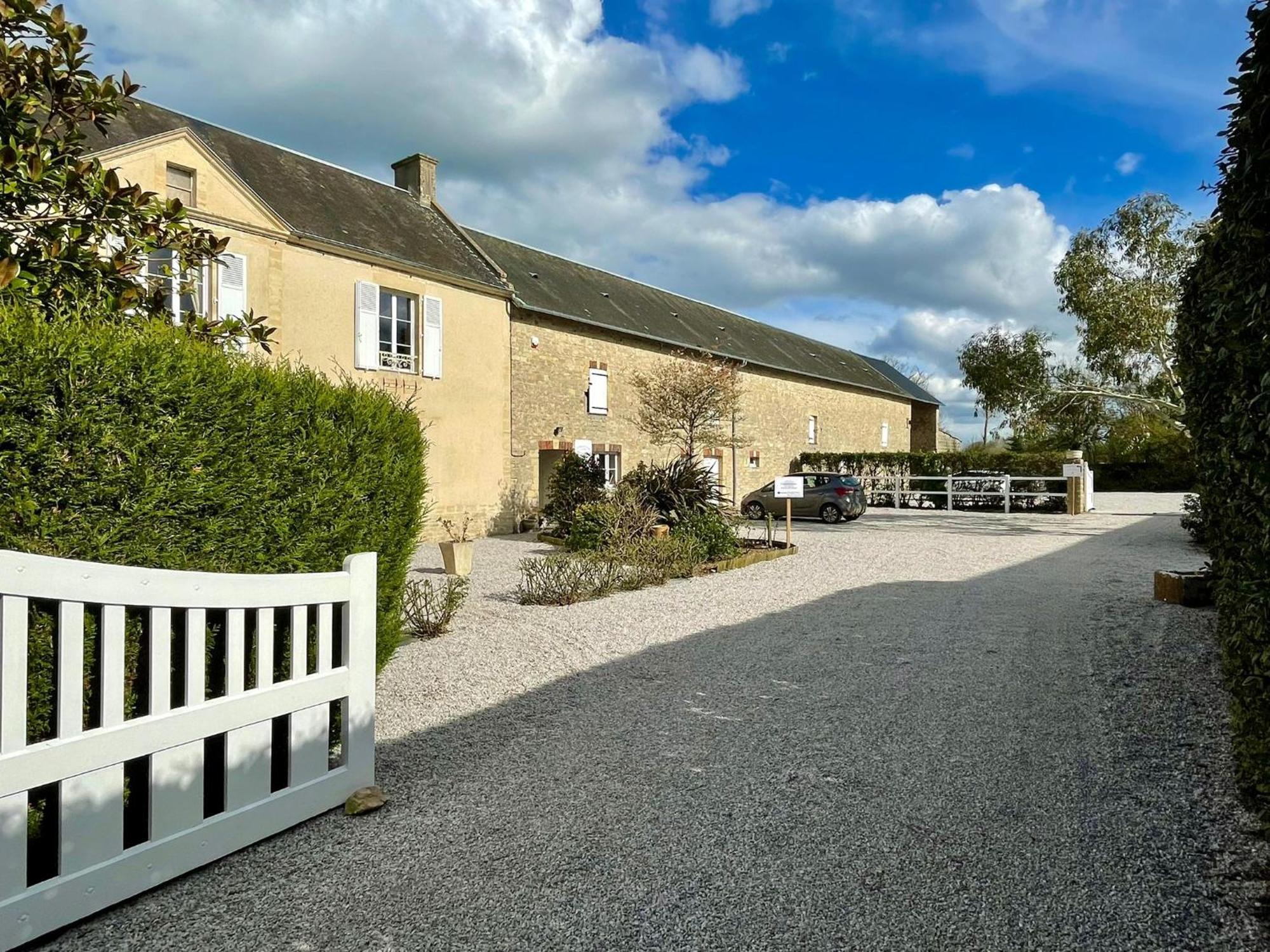 Les Chambres D'Omaha Beach Etablissement Avec Deux Chambres D'Hotes, Petit-Dejeuner Compris Fait-Maison Et Produits Locaux เวียร์วิลล์ ซัวร์ แมร์ ภายนอก รูปภาพ