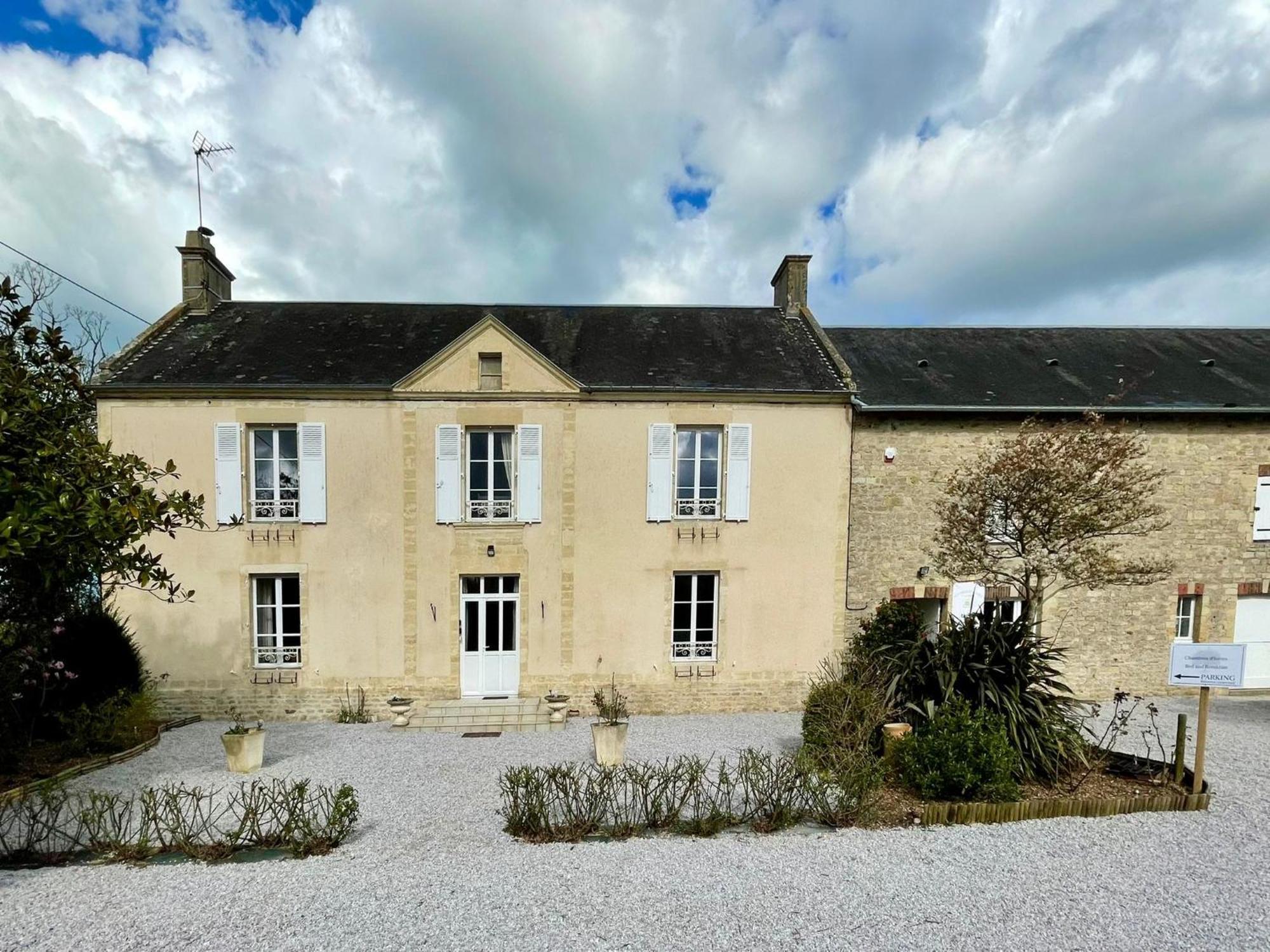Les Chambres D'Omaha Beach Etablissement Avec Deux Chambres D'Hotes, Petit-Dejeuner Compris Fait-Maison Et Produits Locaux เวียร์วิลล์ ซัวร์ แมร์ ภายนอก รูปภาพ