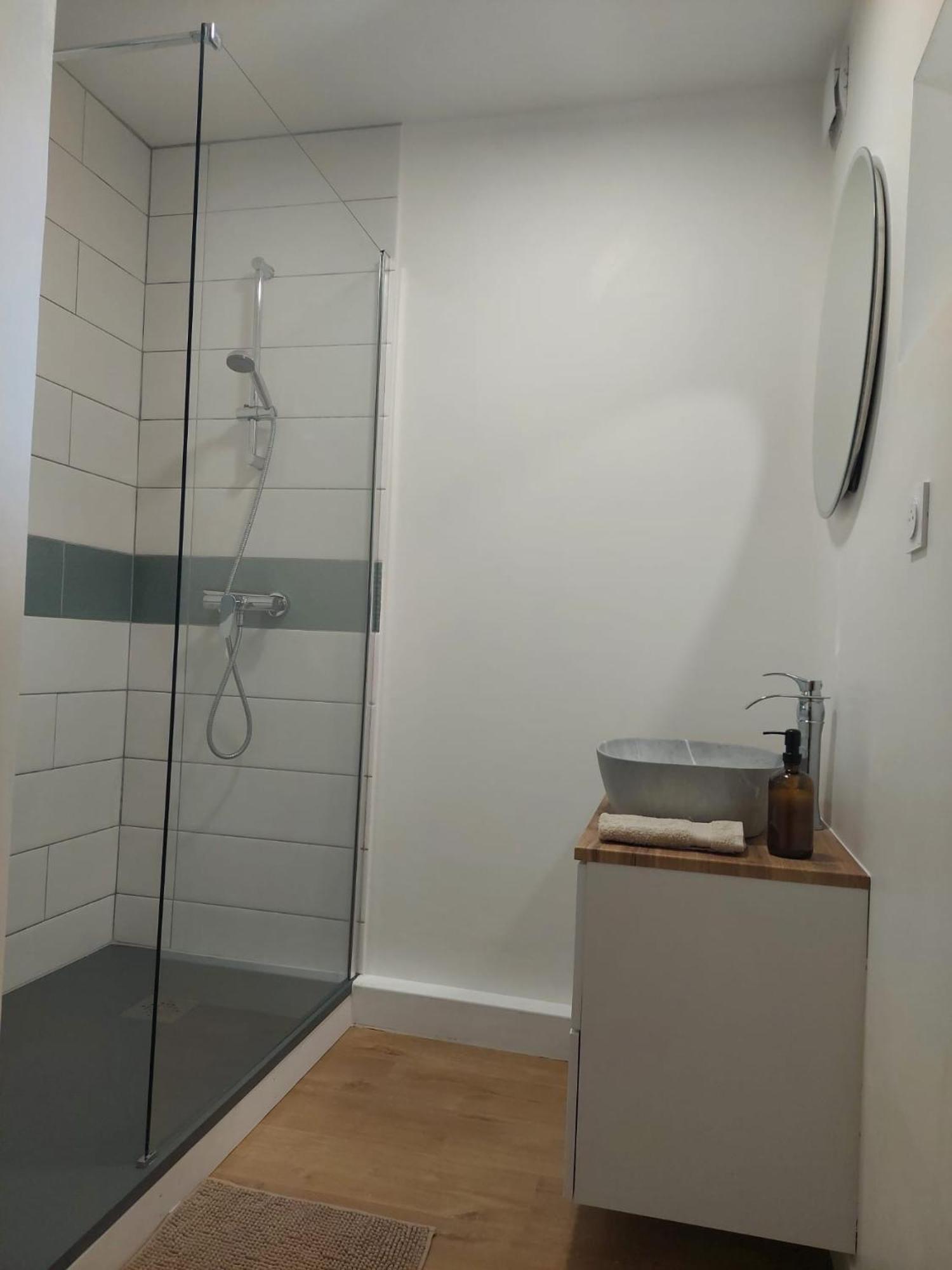 Les Chambres D'Omaha Beach Etablissement Avec Deux Chambres D'Hotes, Petit-Dejeuner Compris Fait-Maison Et Produits Locaux เวียร์วิลล์ ซัวร์ แมร์ ภายนอก รูปภาพ