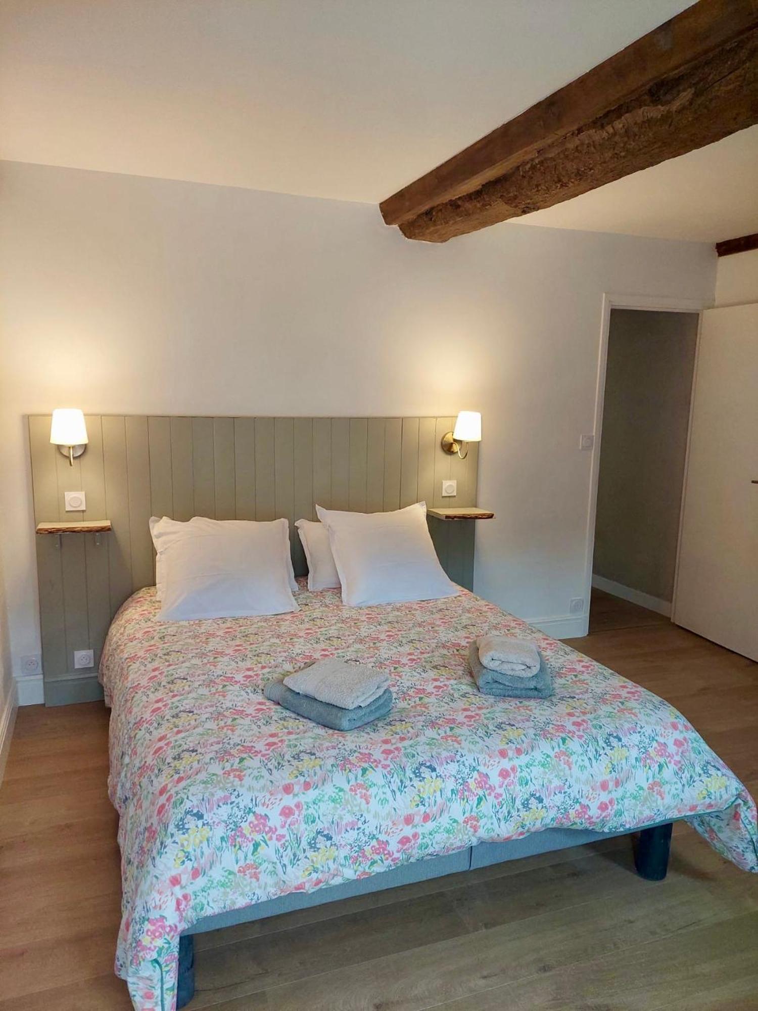 Les Chambres D'Omaha Beach Etablissement Avec Deux Chambres D'Hotes, Petit-Dejeuner Compris Fait-Maison Et Produits Locaux เวียร์วิลล์ ซัวร์ แมร์ ภายนอก รูปภาพ